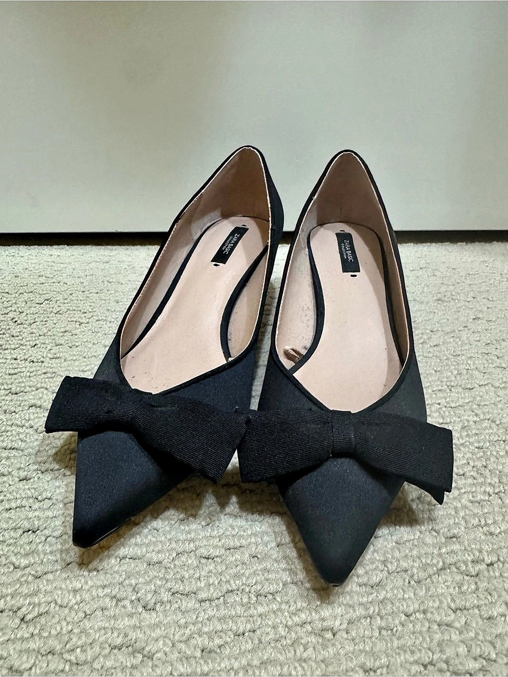 Zara Black Bow Pointed Toe Heels Like New